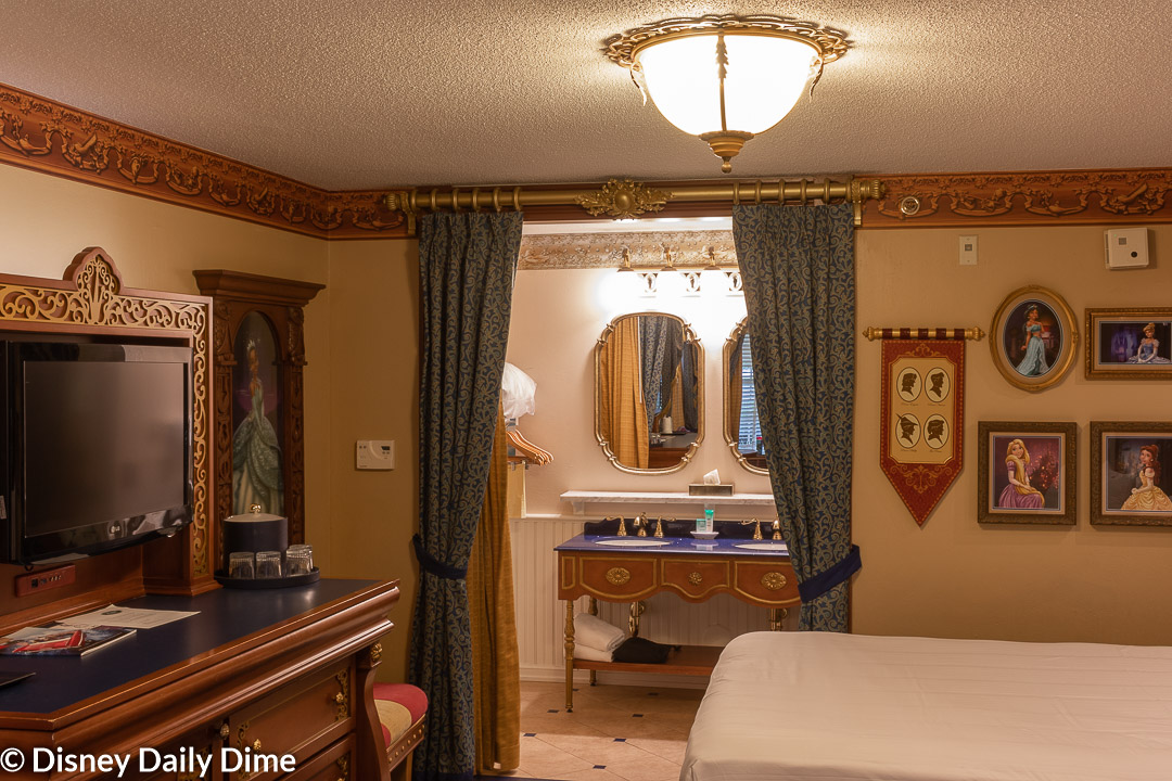 Disney S Port Orleans Resort Riverside Royal Guest Room