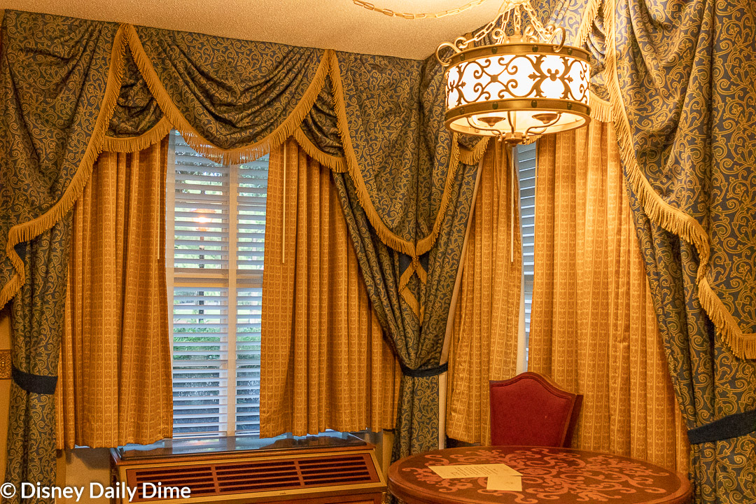 Disney S Port Orleans Resort Riverside Royal Guest Room