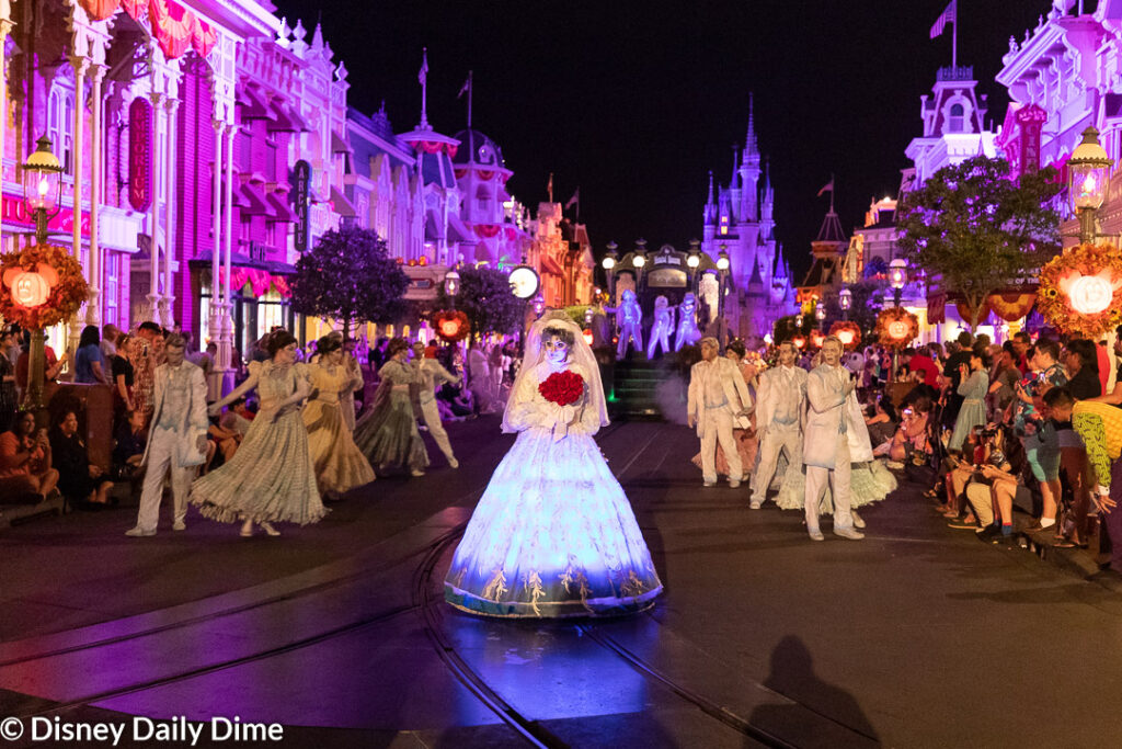 We hope the Spectal Bride returns to the 2020 Mickey's Not So Scary Halloween Party.