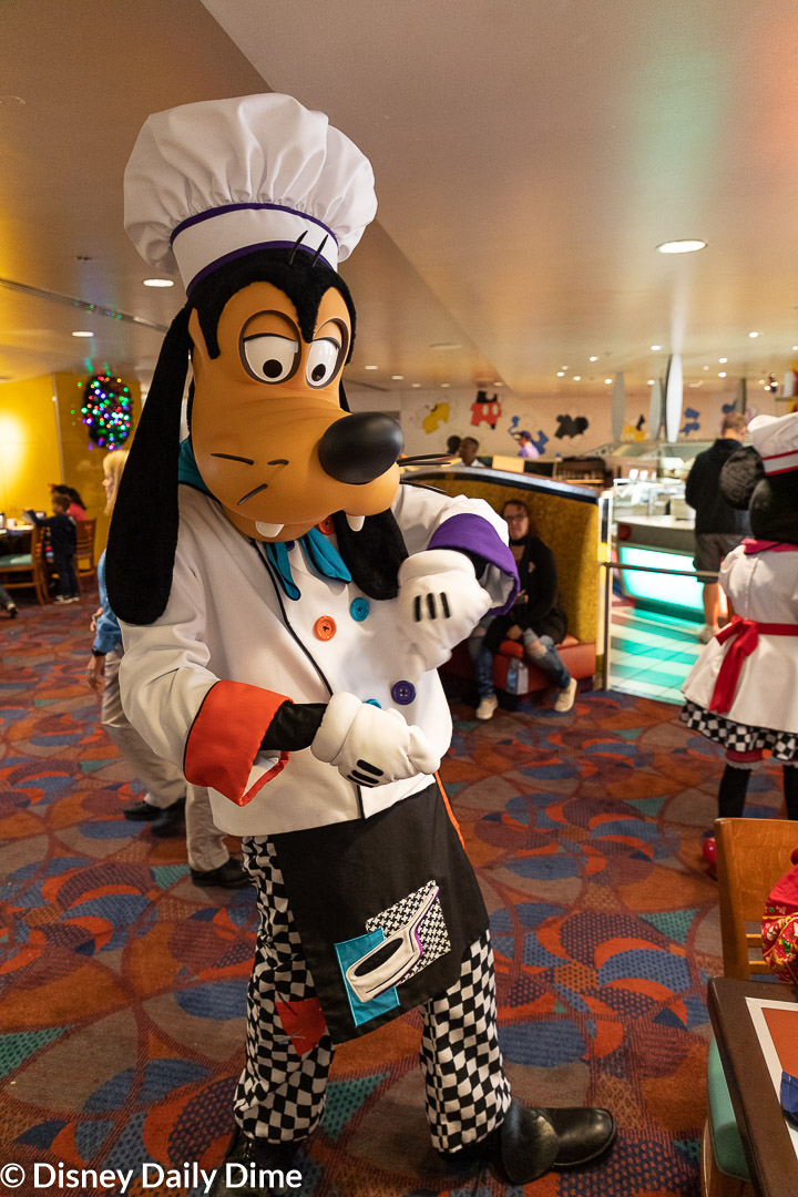 Chef Mickey's Character Breakfast Review